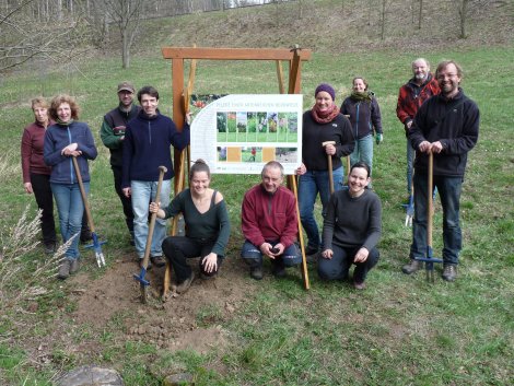 Neue Tafel an der "Wiese an der Bahnlinie" (Foto: E. Kamprath)